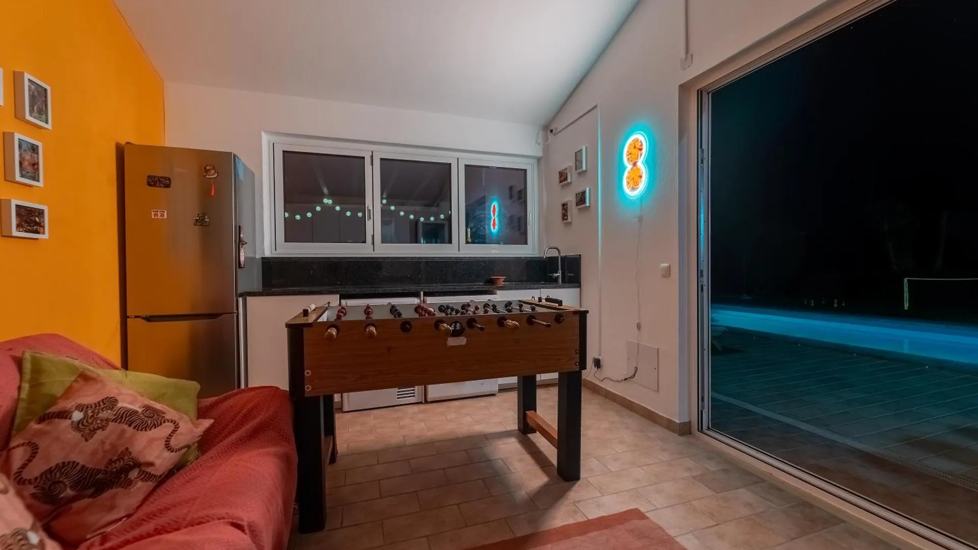 Contacten van Casa Da Bauhinia